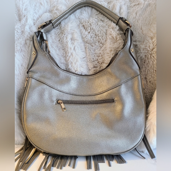 NWOT - SILVER, EXPANDABLE HANDBAG WITH FRINGE - Picture 10 of 15